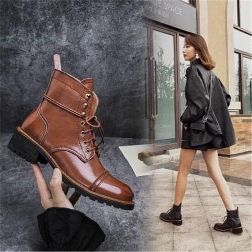 2020 Winter New Womens Shoes Lace-up Round toe Middle Heel Boots Genuine Leather Boots Fashion Martens Boots Vintage boots