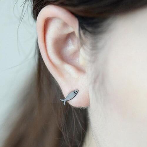 Cute Cat And Fish Stud Earrings For Women Asymmetric Female Jewelry Girl Stud Quality Design Accessories High Earrings Chea Z5A8