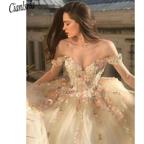 2021 Quinceanera Dresses Gorgeous Off Shoulder Champagne Lace Floral Prom Dress Sweet 16 Girls 15 Years Crost Back