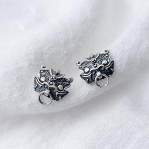 Vintage Silver Plated Lion Knocker Stud Earrings Chinese National Style Guard Animal Earrings Good Lucky Jewelry For Men Women
