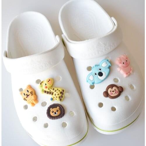 2021-2022 SeasonCartoon Butterfly Shoe Ornament PVC Flexible Glue Shoe Buckle Ornament Shoe Ornament Flower Embroidery Shoes