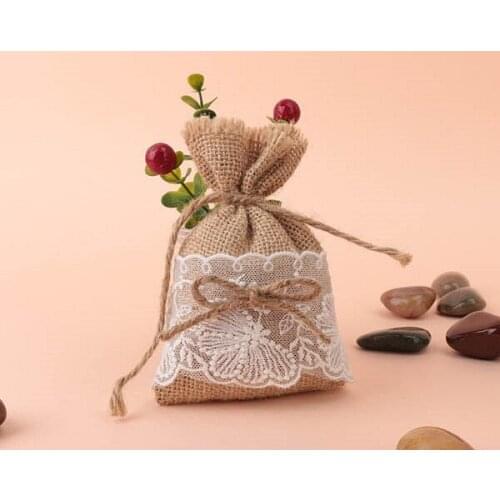 50pcs/lot Burlap Hessian Jute with Lace Border Gift Favour Bags Wedding Candy Gifts Boxes Wedding Party Birthday Party Decor