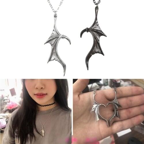 2Pcs Personality Punk Heart Wing Necklace Lovers Vinatge Bat Wing Heart Couples Pendant Necklace Set Fashion Jewerly