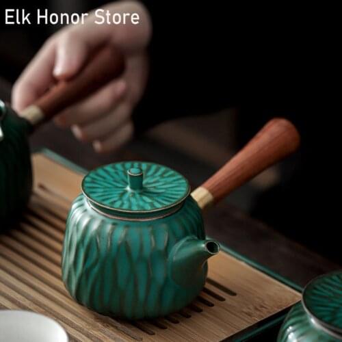 200ml Japanese Style Ceramic Teapot Side Wood Hanle Tea Pots Blackish Green Coarse Master Hand Grasp Pot Kung Fu Tea Puer Teaset