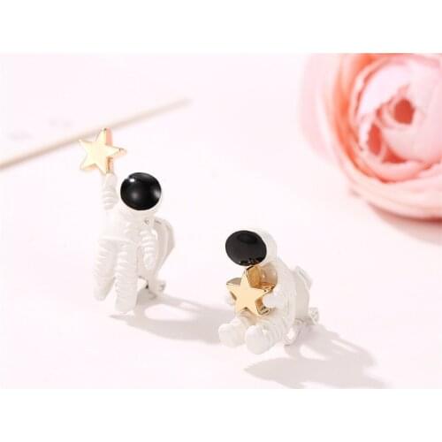 Asymmetric Pentagram Contracted Earrings Fashion Ladies Earrings Space Astronauts Small Stud Earrings Fashion Woman Earrings