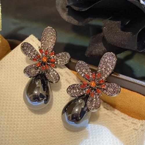 Light Inlaid Zircon Gun Black Flowers Earring Orange Stamen Leaves Delicate Petals For Women Cubic Fashion Jewelry Luxury