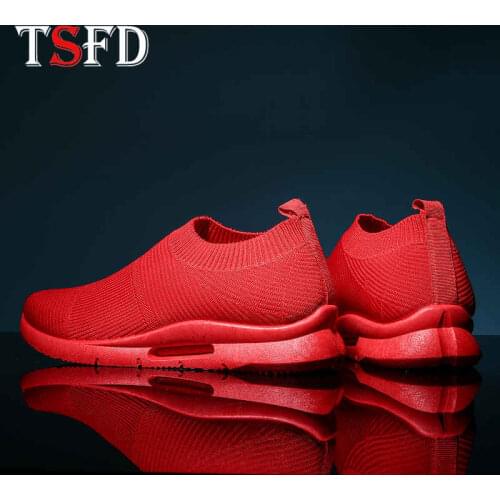 Plus Size Sports Shoes Men Air Mesh Summer Sneakers Slip on Running Sneakers for Men Low Top Sport Shoe Men Red Walk Trainers Q5