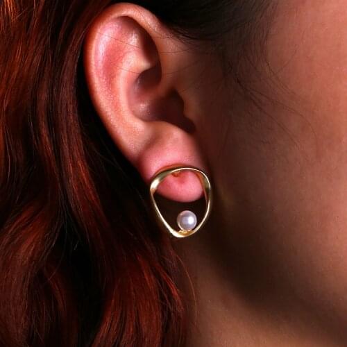 New Listing Fashion Elegant Classic Punk Style Matte Irregular Exaggerated Circle Pearl Earrings Female Decorations wholesale