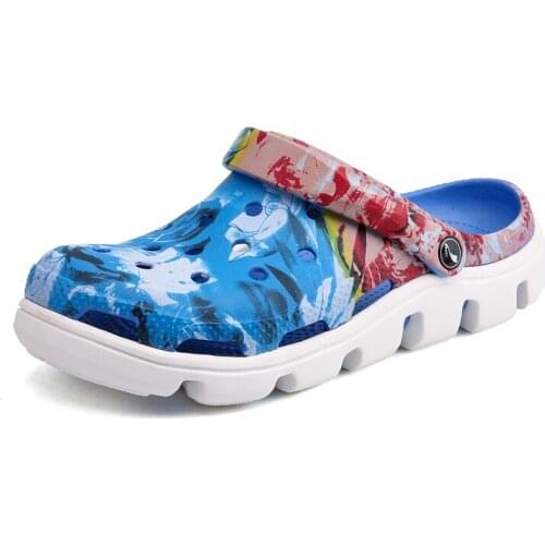 Summer Camouflage Green Bird Nest Hole Shoes Men With The Same Couple Big Head Plastic Sandals Dual-use Waterproof Beach Shoes