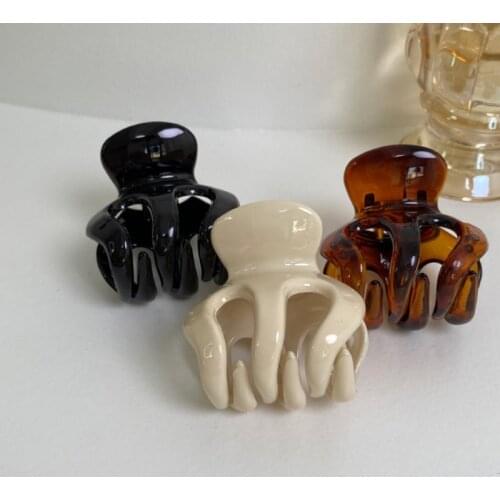 2021 New Fashion Hollow Small Hair Claw Clips Barrette Ponytail Crab Girls Hair Hairpin Hair Styling Accessories for Women