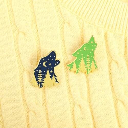 Starry Night Enamel Pin Custom Howling Wolf Brooch Lapel Badge Bag Cartoon Forest Animal Jewelry Gift For Friend 2021 Wholesale