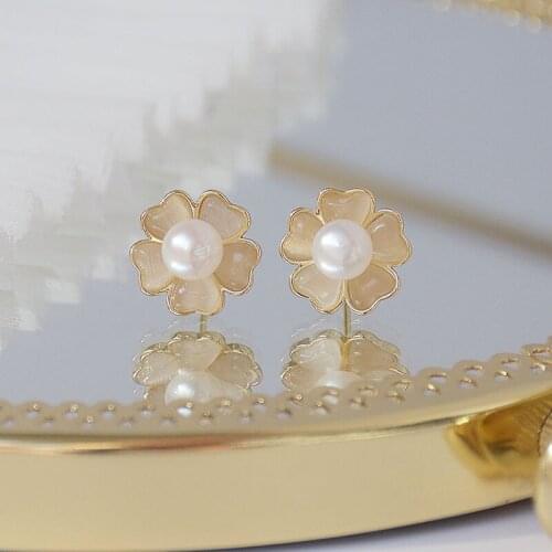 New Fashion Brand Delicate Jewelry 14K Real Gold Flower Stud Earrings for Women Cute Small Pearl Earrings