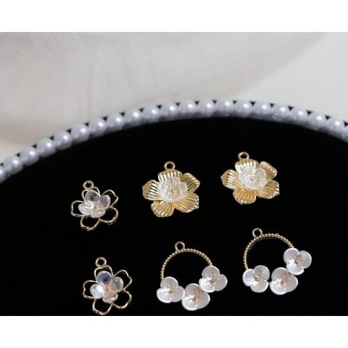 4pcs Retro imitation pearl Elegant Flower Earrings for Women alloy temperament pendant hollow geometry diy jewelry accessories