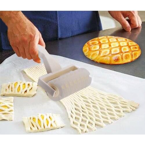 High Quality Pie Pizza Cutter Pastry Bakeware Embossing Dough Roller Lattice Roller Cutter Cake Tools Plastic Baking Tool