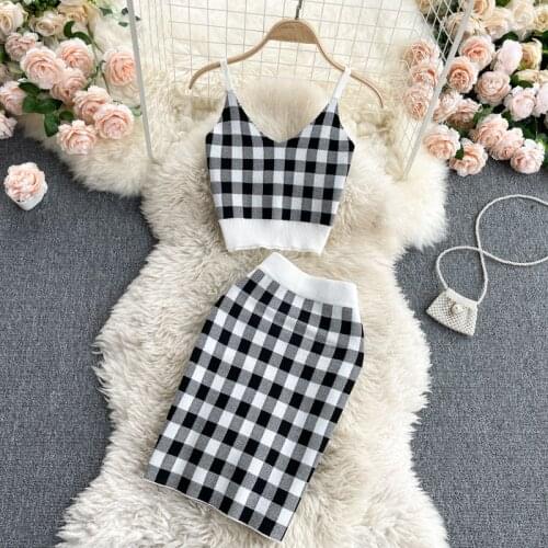 Little fairy college style suit sweet plaid V-neck short sling top high waist bag hip skirt knitted two-piece set