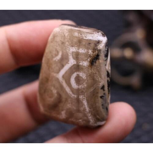Only one unique Magic Tibetan Old Agate Gray Skin Trapezoid Shpe 6 eye dZi Bead pendant