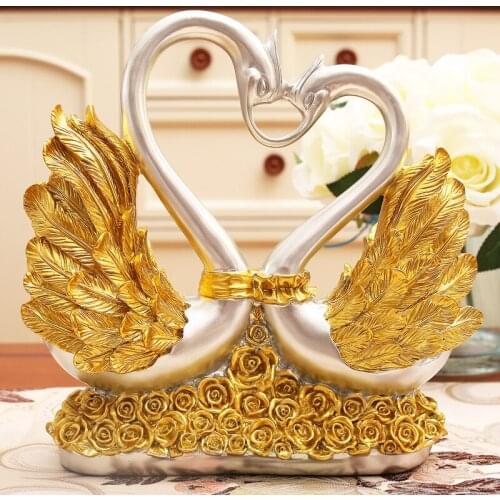Romantic European Style Wedding Decoration Gorgeous Exquisite Gold Wings Roses Heart-shaped Swans Princess and Prince Figurines