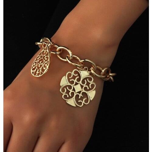 Womens Punk Gothic Imitation Pearl Bracelet Geometric Coin Portrait Bracelet, Used for Womens Retro Jewelry 2021 New Products