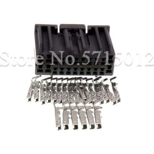 22 Hole Automotive Wiring Harness Connector Female Socket With Terminals