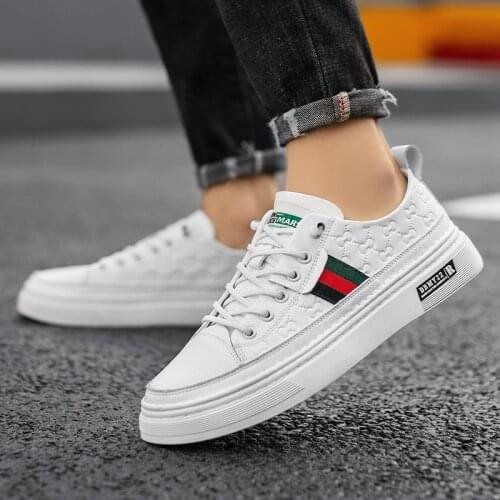 Casual white shoes, mens sneakers, jeans, summer breathable mens shoes, Korean style all-match trendy shoes