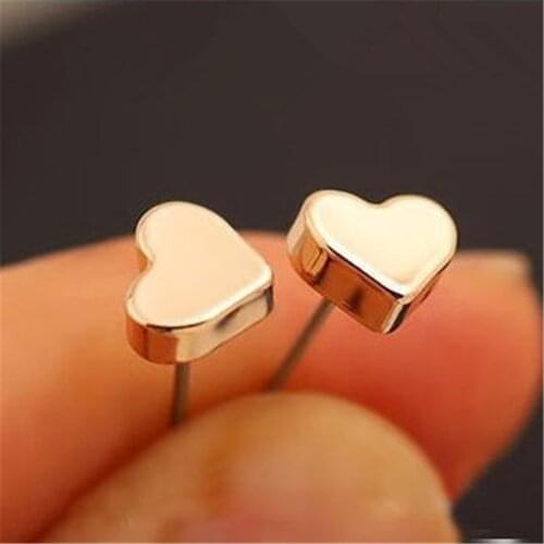 Hot Selling Stud Earrings Tiny Heart Shaped Studs For Women Lovely Fashion Earings Wholesale