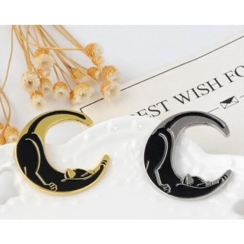 Creative Cartoon Animal Cat Crescent Moon Enamel Brooch Geometric Alloy Custom Badge Shirt Bag Pin Punk Woman Jewelry Gift