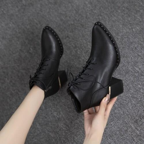 High-quality Soft Leather 2021 New Snow Boots Womens Thick Heel and Velvet Mar Boots Womens Mid-heel Cotton Shoes Boots
