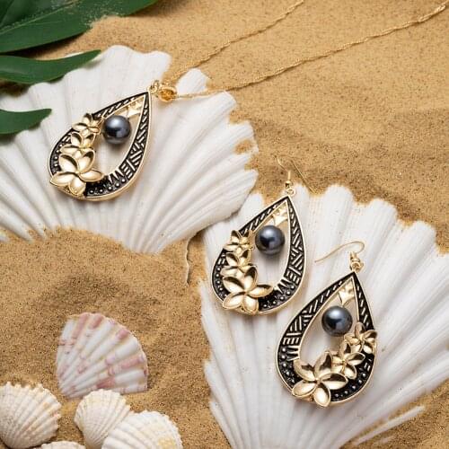 SophiaXuan Hawaiian Jewelry Sets Dangling Drop Plumeria Flower Earrings Pendant Necklaces Set Fashion Wholesale for Womens party
