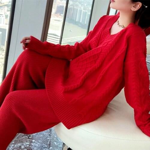 Fashion womens suit 2020 autumn and winter new temperament sweater suit V-neck lazy style knitted pants two-piece suit