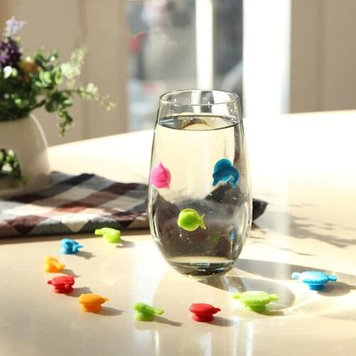 12PCs/Set Wine Glass Mark Table Decorations Wine Glass Charms Gifts Kawaii Silicone Fish Pattern Random Colors 3.5*2.3cm