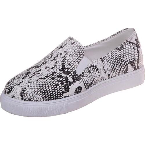 PU Leather Vulcanized Shoes Lace up Female Sneakers Fashion Casual Platform Woman Flat Shoes Women Serpentine Prints Big size 43