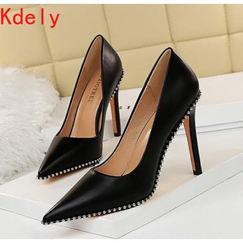2021 Women 10.5cm High Heels Studded Rivets Bridal Pumps Stiletto Lady Fetish Low Heels Shoes Scarpins Stripper Office Heels