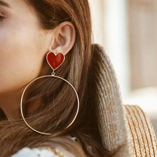 2021 Fashion Trend Love Heart Pendant Womens Earrings Alloy Metal Stud Earrings Golden Ring Earrings Party Jewelry Gifts