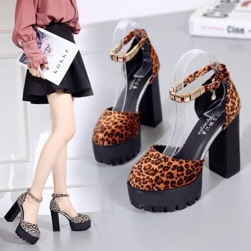 2021 Leopard Fashion Womens Shoes Overheight with Leather Buckle Strap Summer Ladies Thick Block Womens Summer Footwear