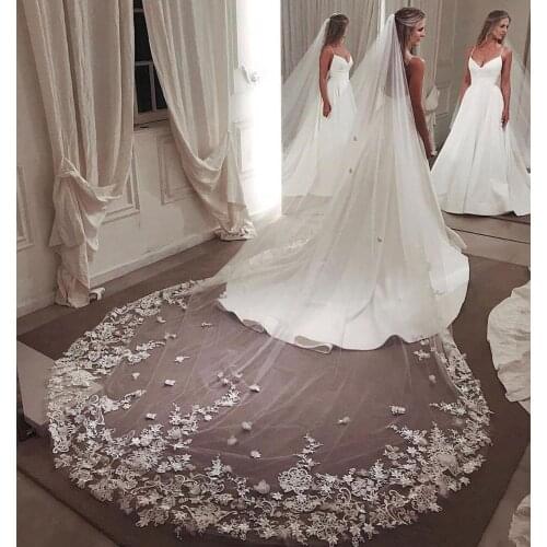 Stylish Lace Wedding Veils Cut Edge 3M Cathedral Length One Layer 3D Appliqued Bridal Veils With Comb For Women Hair Accessories