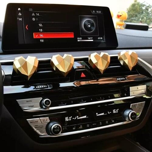 Love Heart Car Air Freshener Car Fragrance Perfume Clip Diffuser Auto Vent Scent Parfum Diffuser Car Decor Interior Accessories