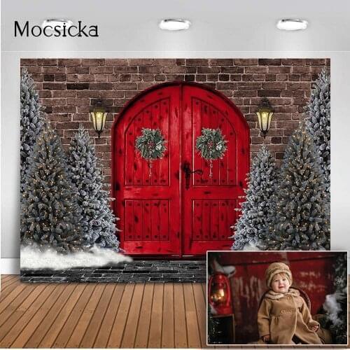 Winter Christmas Backdrop for Photography Red Rustic Wood Door Newborn Kids Portrait Background for Photo Studio Pine Photocall