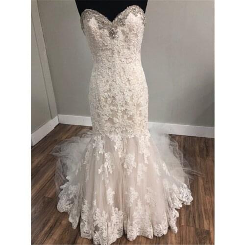 Fit and Flare Wedding Dress Crystal Beaded Cascading Lace Appliques Tulle Sweetheart Mid Back Bridal Gown Casamento