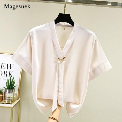 Korea Summer Women Plus Size Short Sleeve Shirt Solid V-neck Beading Chiffon Blouse for Women Casual Loose Clothing Blusa 15464