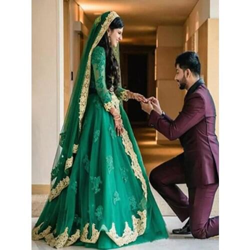 Hunter Green Muslim Indian Wedding Dresses with Long Sleeve 2020 Luxury Crystal Gold Lace Applique Arabic Bridal Gown