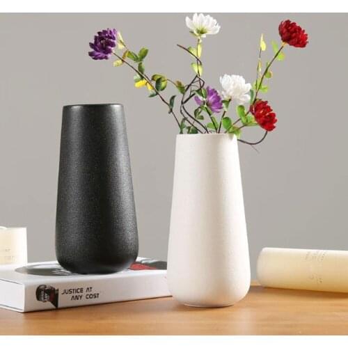 Modern Simple Black Color Ceramic Vase Retro Container European Handmade Crafts Vase DIY Home Living Room Home Decoration