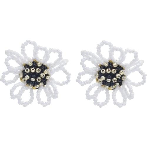 Summer New Product Trend Wild Rice Bead Earrings Flower Shape Needle Earrings Ladies Earrings