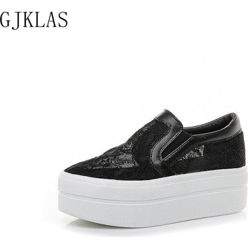 Slip on Shoes for Women Lace Vulcanize Shoes Womens Platform Sneakers Black White Sneakers Women Shoes Casual Comfy Loafers