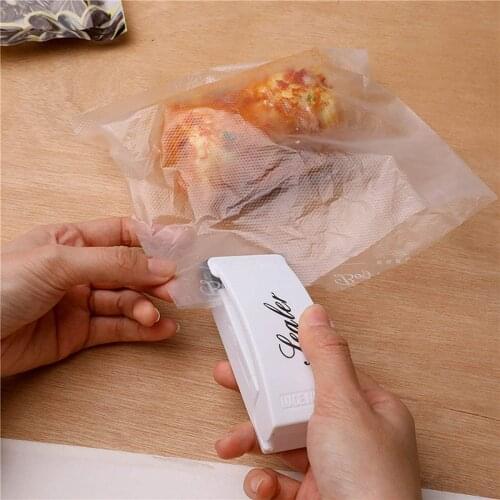Mini Heat Bag Sealer Handheld Heat Sealing Machine Portable Bag Heat Vacuum Sealer for Plastic Bags Storage Snack Cookies Fresh