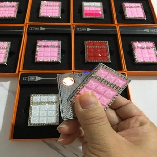 Creative USB Lighter Handmade Rhinestones Beautiful Fashion High-end Windproof Lighters Net Red Gifts Smoking Accessories