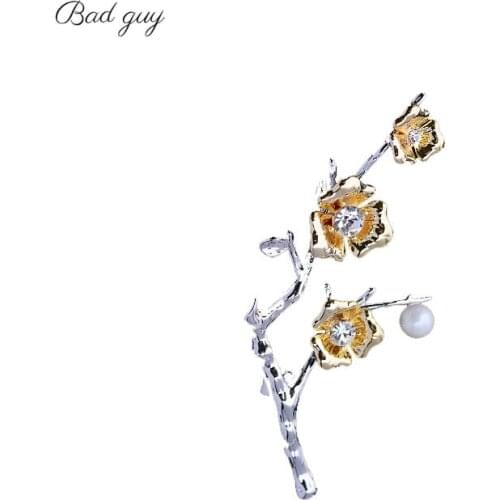 Plum Flower Brooch Pin for Womens Vitage Pearl Brooch Jewelry Clothes Scarf Buckle Garment Accessories Fine Jewelry Gifts