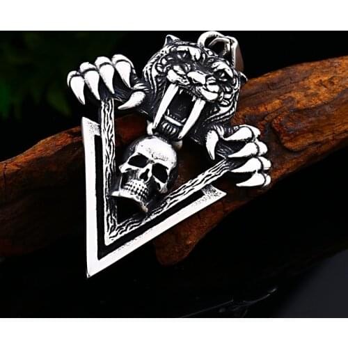 Sabre Tooth Tiger Skull Pattern Triangle Pendant Necklace Mens Necklace Exaggerated Horror Skull Pendant Accessories Jewelry