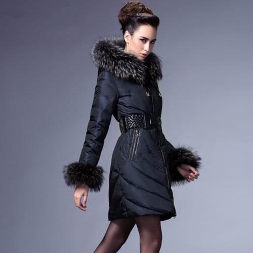 2020 Luxury Winter Down Jacket Women Warm Thick White Duck Down Jackets Real Raccoon Fur Collar Long Slim Coats 1507201