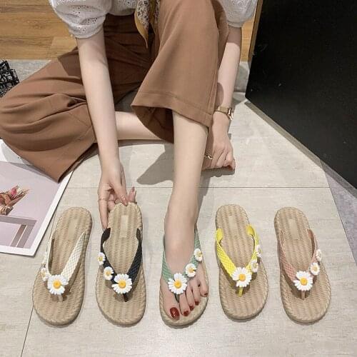 2020 New Summer Women net Red Slippers Fashion Small Daisy Sandals Korean Version Non-slip Beach Flip Flops Lnjection Slipper