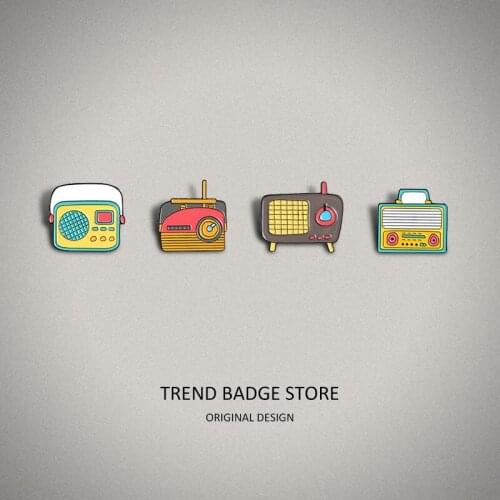 Fashion Golden Canon Retro Cartoon Radio Recorder Creative Design Brooch All-Match Clothes Enamel Label Pins Shirt Badge